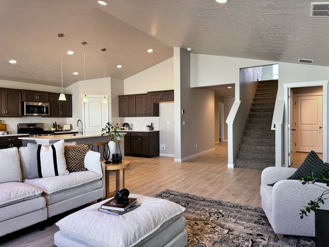 Building Photo - 10330 Crystal Ridge Dr