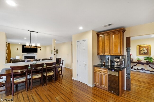 Building Photo - 70 Alvin Sloan Ave