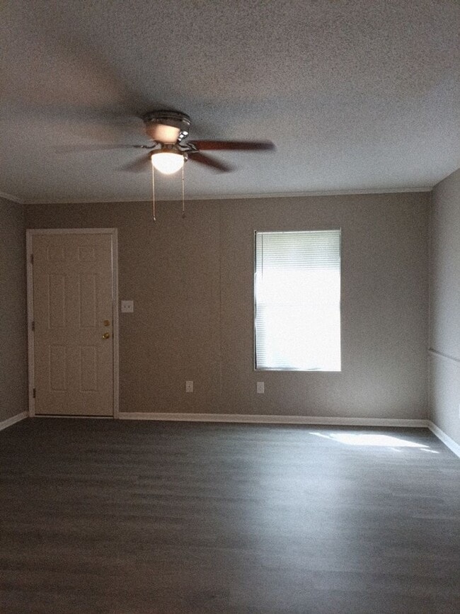 Building Photo - 1 Bed / 1 Bath Apartment in Harrisburg – Cozy & Convenient Living