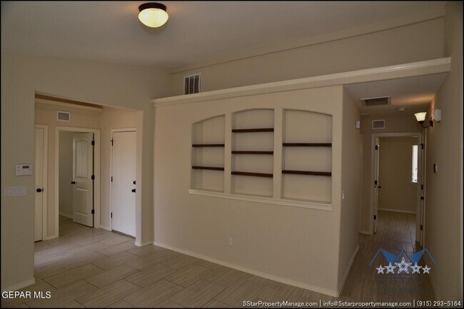 Building Photo - 14920 Tim Hardaway