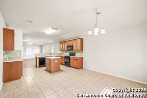 Building Photo - 703 Point Springs