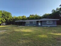 Building Photo - 2617 SW Crater Creek Rd
