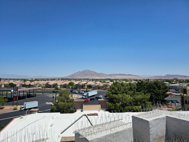 Building Photo - 5600 Boulder Hwy
