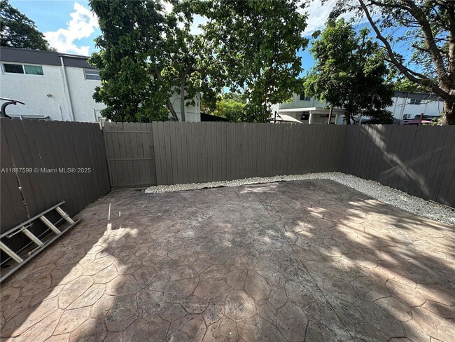 Building Photo - 7106 SW 112th Pl