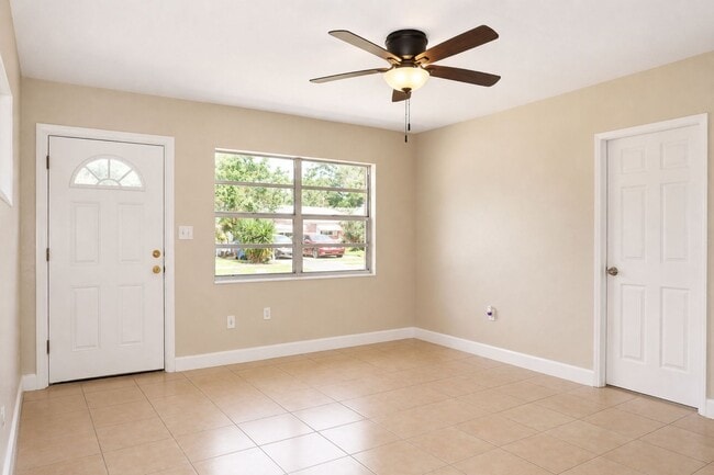 Building Photo - 3 Bedroom, 1 Bathroom Home for Rent in Largo!