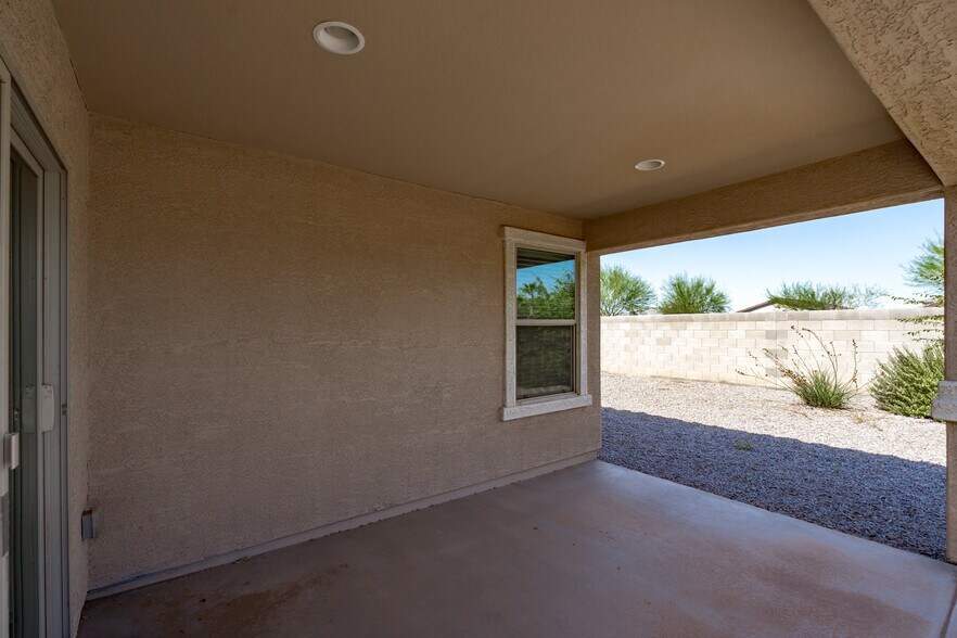 Building Photo - 2084 E Velvet Pl