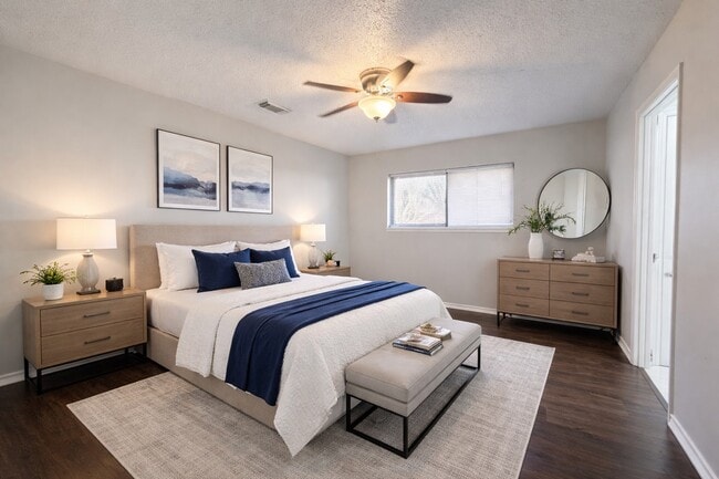 Building Photo - 2714 33rd Ave N