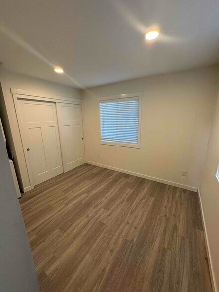 Building Photo - 103 NE 95th Ave