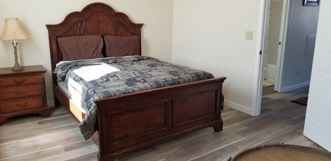 Building Photo - 1402 5th St