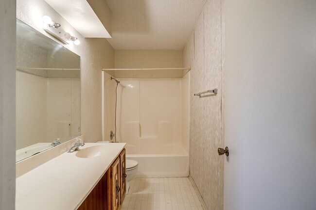 Building Photo - One side of 2 story duplex available-  3 b...