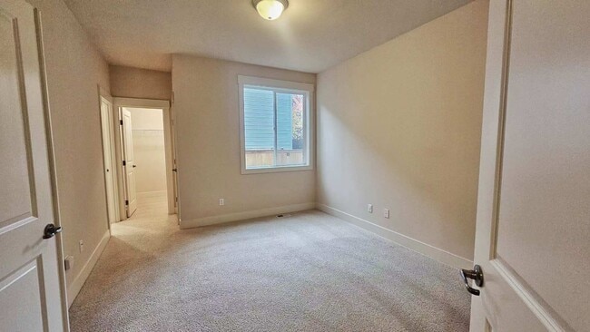 Building Photo - 10844 Muirwood Way NE