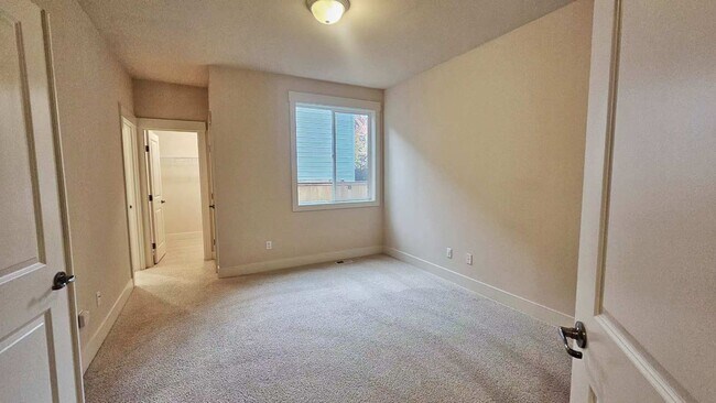 Building Photo - Beautiful 5 Bed 3.5 Bath Home in Redmond Ridge, Redmond.