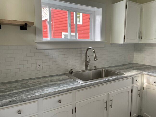 Building Photo - 26 Hoffman Ave