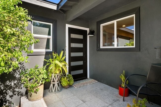 Building Photo - 22041 San Miguel St