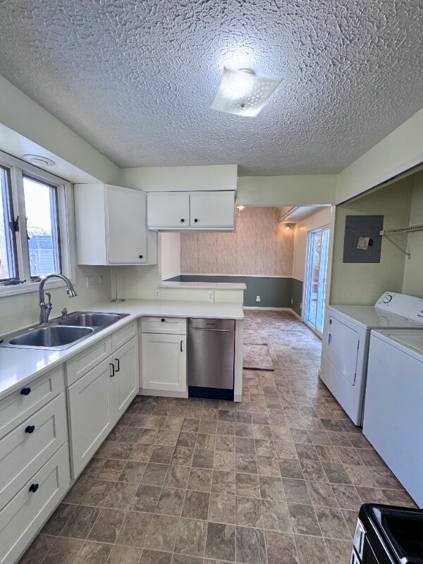 Building Photo - 196 S Point Dr