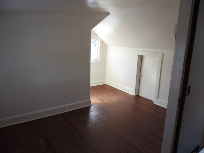 Building Photo - 13 Reynolds Rd