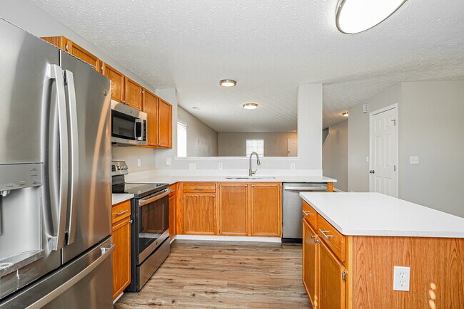 Building Photo - 8051 Beardsley Ave