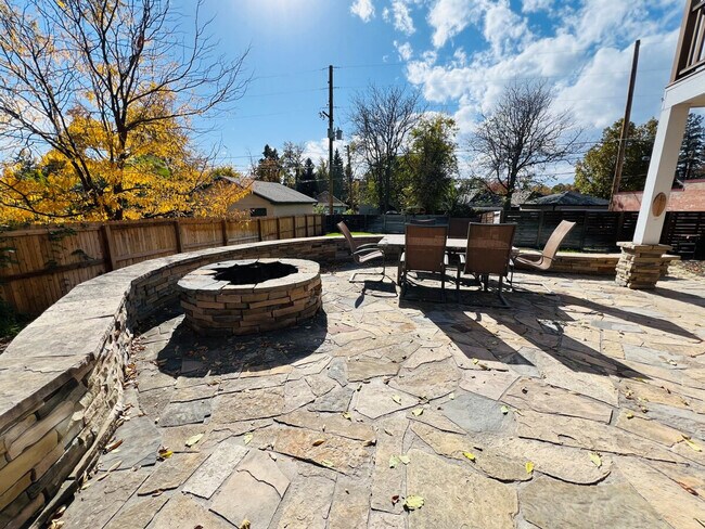 Building Photo - 3209 W Fairview Pl