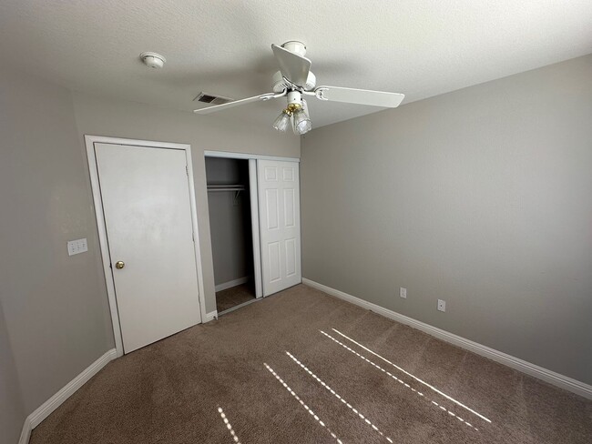 Building Photo - Beautiful 3 Bedroom 2 1/2 Bathrooms 2 Story House! Property Wont Last Long!
