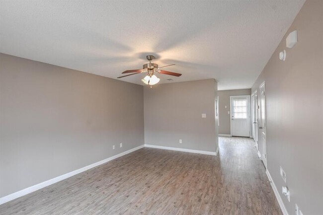 Building Photo - 513 Patriot Park Ct