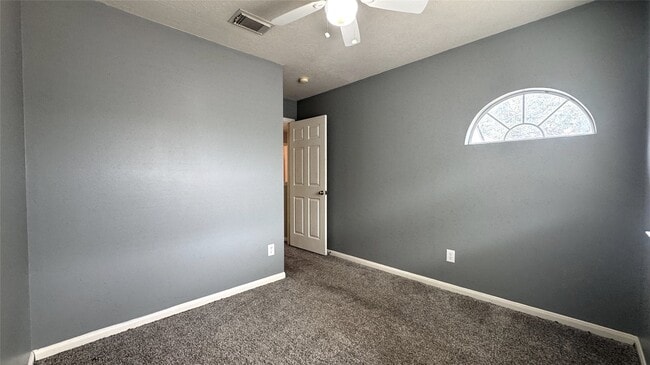 Building Photo - 4243 Daisy Meadow Dr