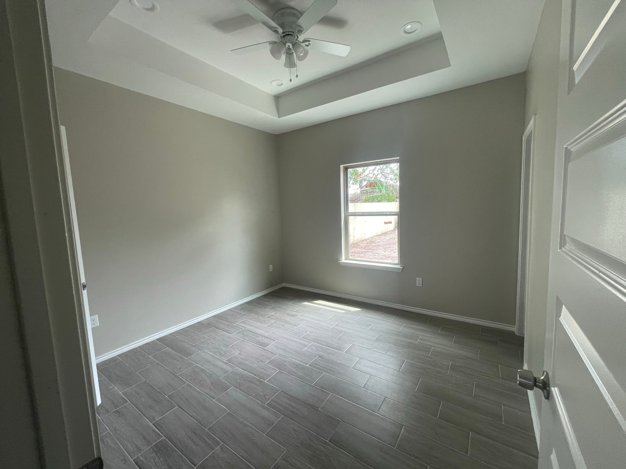 Building Photo - 6886 Los Arboles