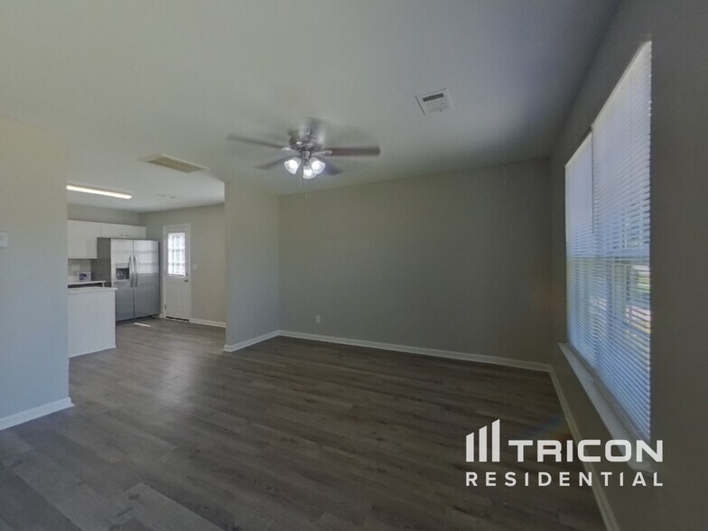 Building Photo - 4920 Hopewood Ln
