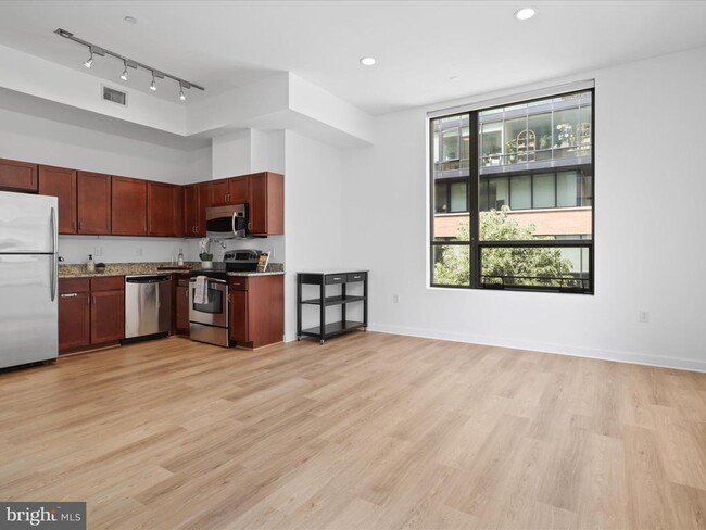Building Photo - 1414 Belmont St NW