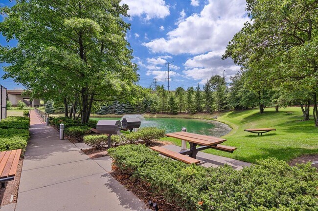 Building Photo - 9715 Woods Dr
