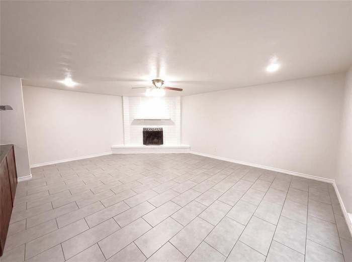 Building Photo - 3732 Sugarberry Dr