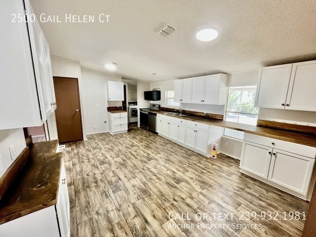 Building Photo - 2500 Gail Helen Ct