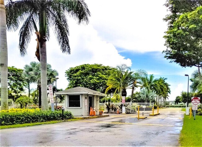 Building Photo - 900 Constitution Dr