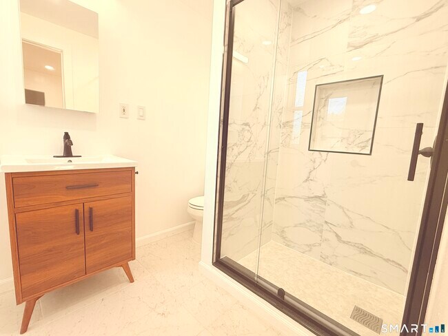 Building Photo - 11 Starr Ave