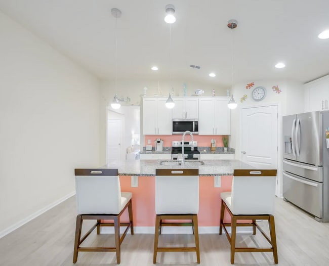 Building Photo - 257 N Hamilton Springs Rd