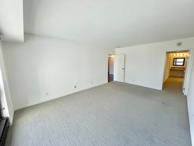 Building Photo - 1177 California St