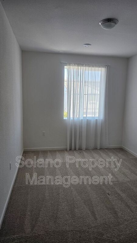 Building Photo - 1317 Essence Ln