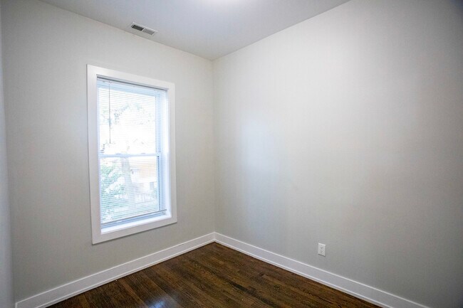Building Photo - 6434 S Eberhart Ave