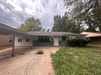 Building Photo - 3303 Thunderbird Ln