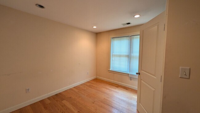 Building Photo - Spacious Townhouse: 4-bed, 3.5 bath unit in Brighton with Garage Parking