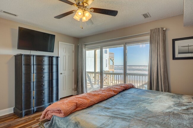 Building Photo - UNBELIEVEABLE VIEWS - Ocean Front OFF SEAS...