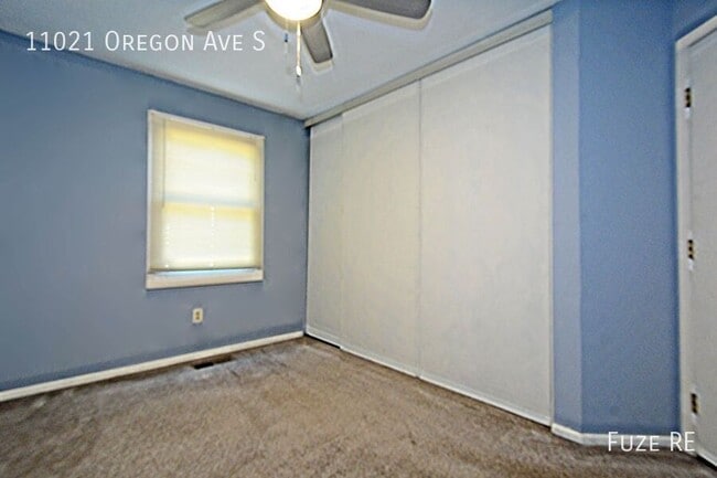 Building Photo - 11021 Oregon Ave S