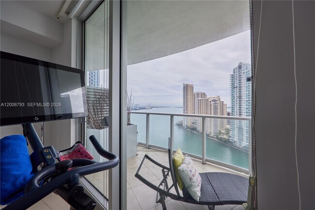 Building Photo - 300 S Biscayne Blvd