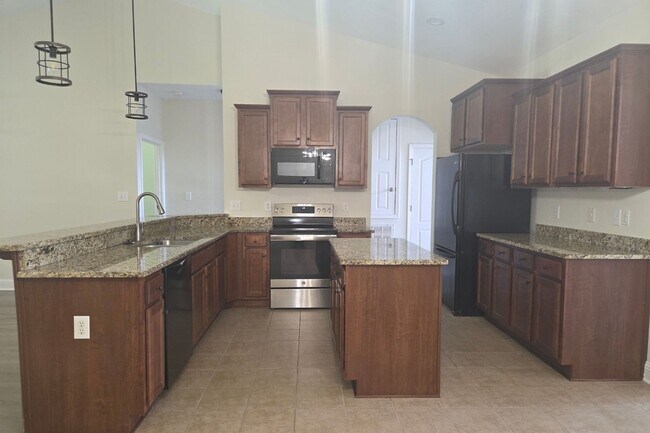 Building Photo - Spacious 4-Bedroom Rental in Daphne School...