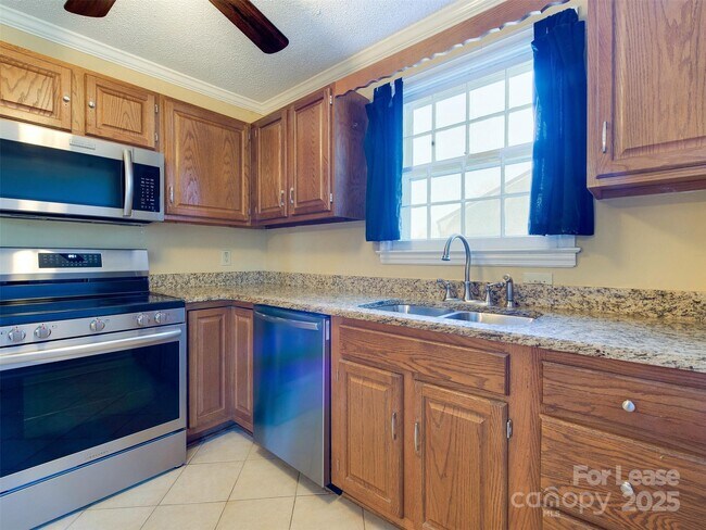 Building Photo - 4917 White Oak Rd