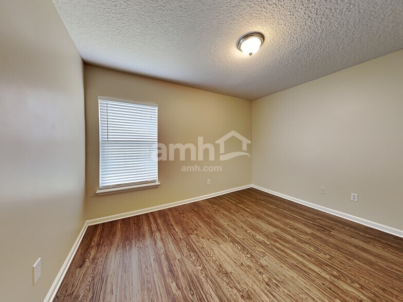 Building Photo - 386 Stonehurst Pky