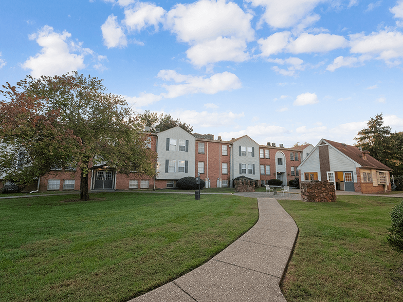 Primary Photo - Olde Towne Village