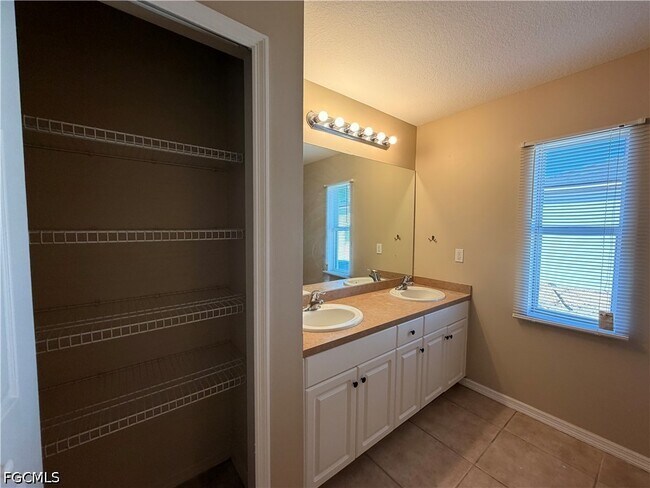 Building Photo - 1040 Grant Blvd