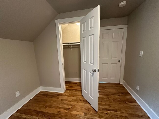 Building Photo - Renovated 2BR/1BA Rent to Own Home with Dr...