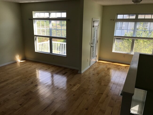 Living Room with Outside Deck, extra space bump out area - 1222 Chapman Ln