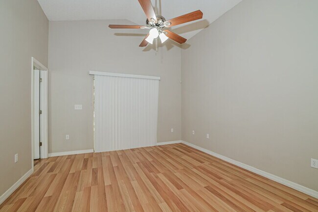 Building Photo - 832 Shell Ln